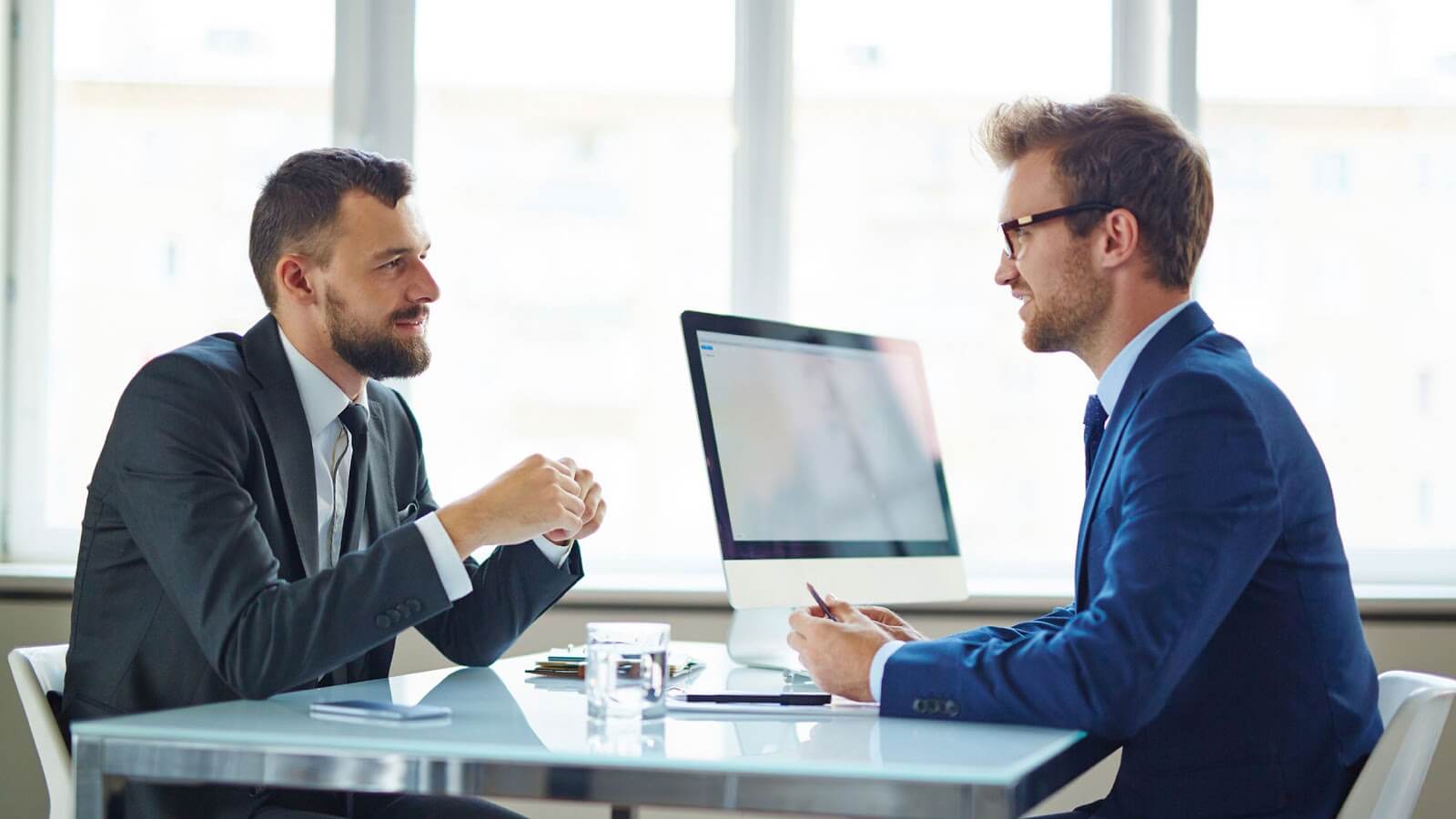 Người li&ecirc;n hệ c&oacute; thể l&agrave; sếp hoặc đồng nghiệp cũ th&acirc;n với bạn