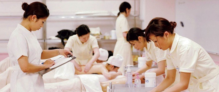 tuyển nh&acirc;n vi&ecirc;n spa