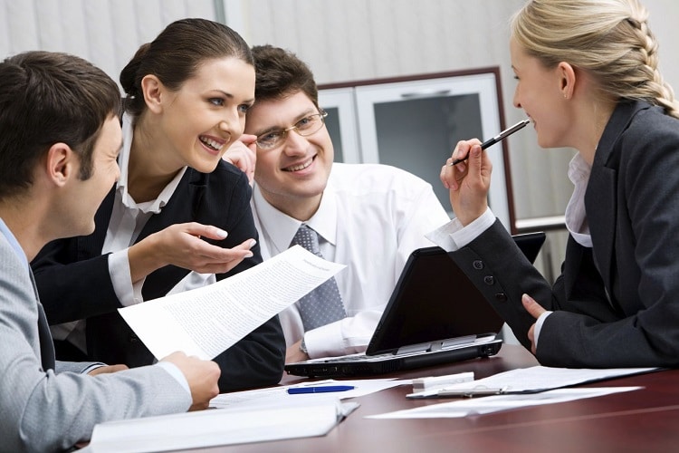 Lu&ocirc;n giữ lời hứa sẽ gi&uacute;p bạn nhận được&nbsp;thiện cảm đến từ cấp tr&ecirc;n v&agrave; đồng nghiệp