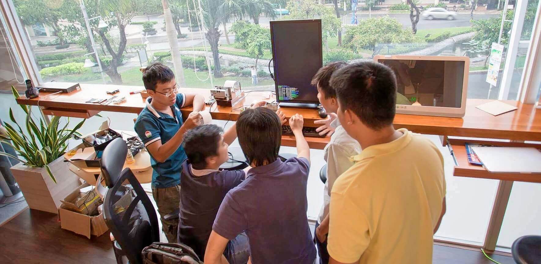 silicon straits saigon