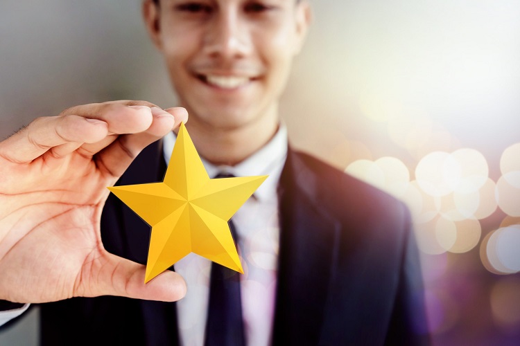 Bạn n&ecirc;n ghi nhận sự tiến bộ về định hướng nghề nghiệp của nh&acirc;n vi&ecirc;n bằng nhiều c&aacute;ch kh&aacute;c nhau