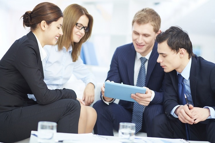 Hợp t&aacute;c với c&aacute;c ph&ograve;ng ban sẽ gi&uacute;p Account manager tăng hiệu quả l&agrave;m việc