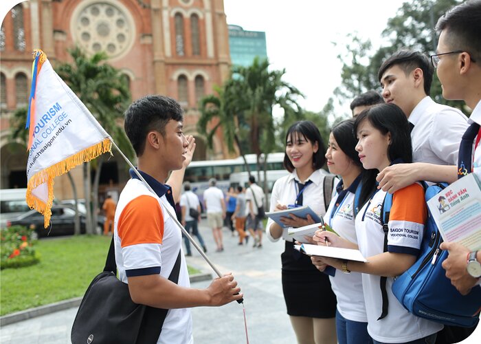 Những tố chất, kỹ năng cần c&oacute; của một sinh vi&ecirc;n ng&agrave;nh quản trị dịch vụ du lịch v&agrave; lữ h&agrave;nh
