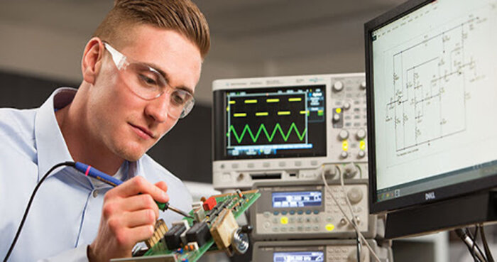 Những thuận lợi v&agrave; kh&oacute; khăn trong ng&agrave;nh kỹ thuật điện 