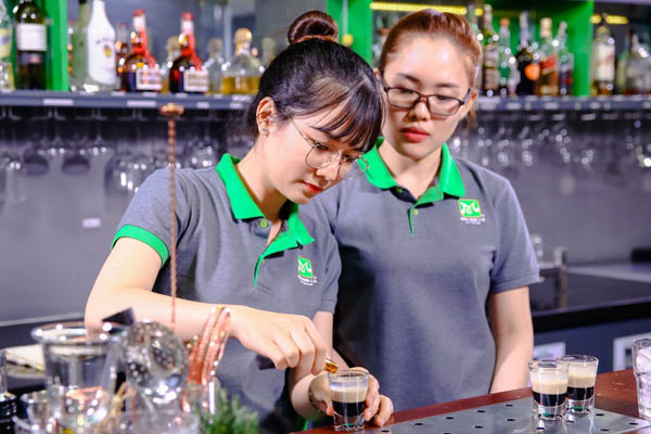 Quan điểm sai về ngề Barista- Học barista rất kh&oacute; xin việc