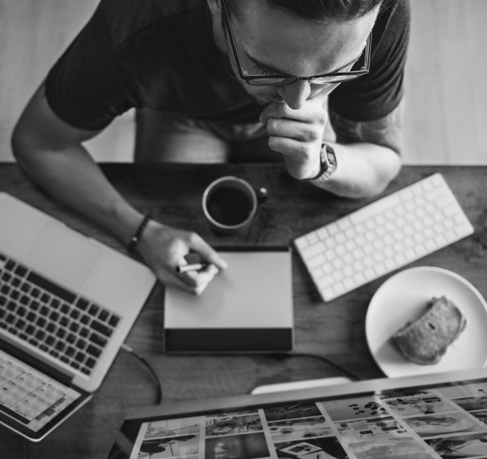 Art Director phụ tr&aacute;ch những c&ocirc;ng việc g&igrave;