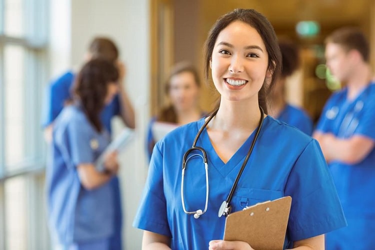 Ng&agrave;nh Y Dược ở Việt Nam