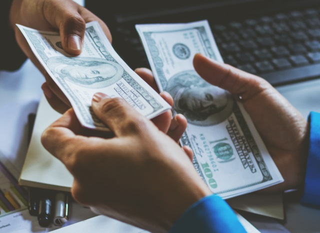 Deposit là gì? Những thông tin cần tìm hiểu về deposit cho mọi đối tượng