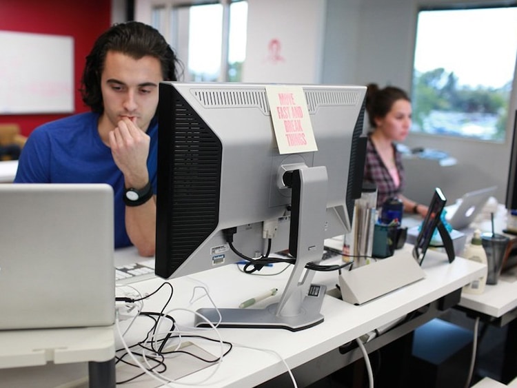 Chuyên viên phần cứng làm gì? Mô tả công việc của Chuyên viên phần cứng