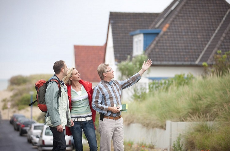 Nghề tour guide có thực sự hào nhoáng như bạn nghĩ không?