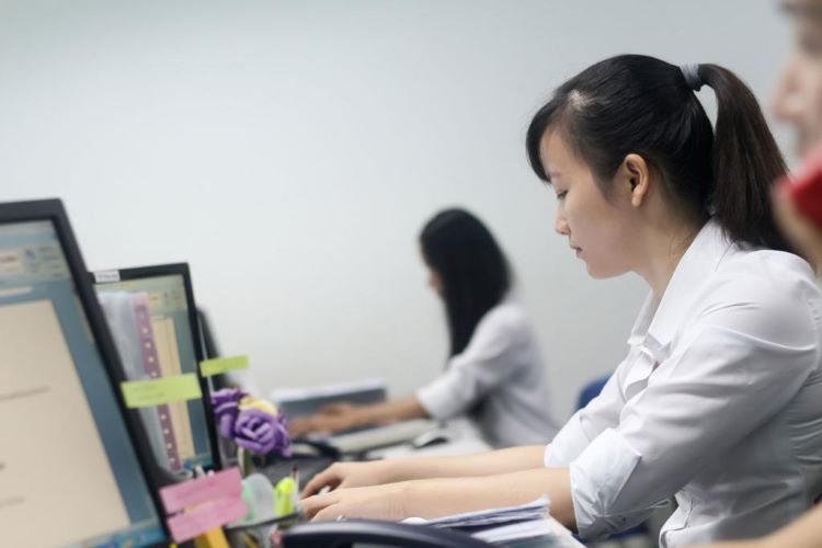 Sale Admin sẽ chấp nhận v&agrave; xử l&yacute; đơn h&agrave;ng của người mua