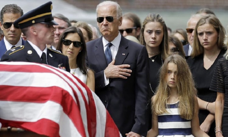 Ông Joe Biden chịu nhiều nỗi đau sau khi con trai qua đời khiến ông không thể tham gia tranh cử tổng thống vào năm 2016