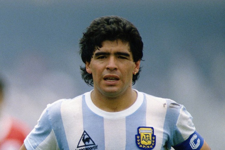 Tiểu sử về huyền thoại bóng đá Maradona