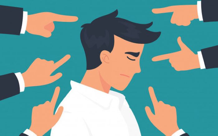 Việc kh&ocirc;ng được quan t&acirc;m cũng khiến bạn căng thẳng v&agrave; bị &aacute;p lực
