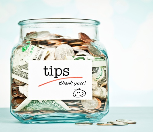 Tiền tips là gì? Khám phá về quy tắc tiền tips ở các quốc gia