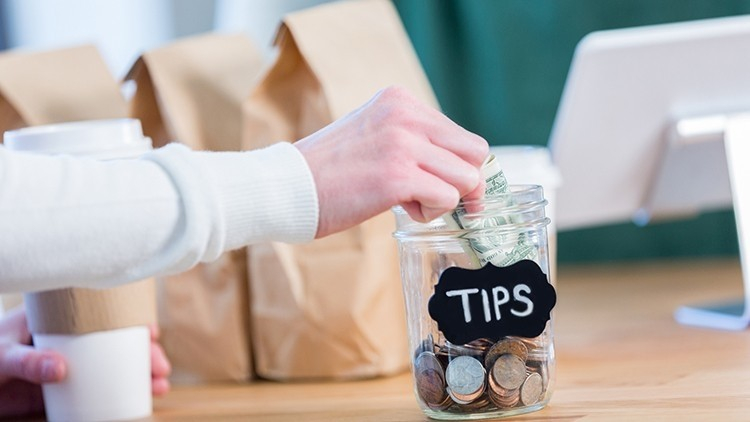 Tips l&agrave; g&igrave;?