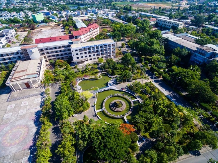 khu&ocirc;n vi&ecirc;n trường đại học b&aacute;ch khoa đ&agrave; nẵng