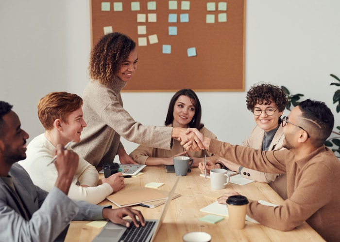 Trải nghiệm kh&aacute;ch h&agrave;ng th&ocirc;ng qua c&aacute;c dịch vụ v&agrave; sản phẩm của doanh nghiệp