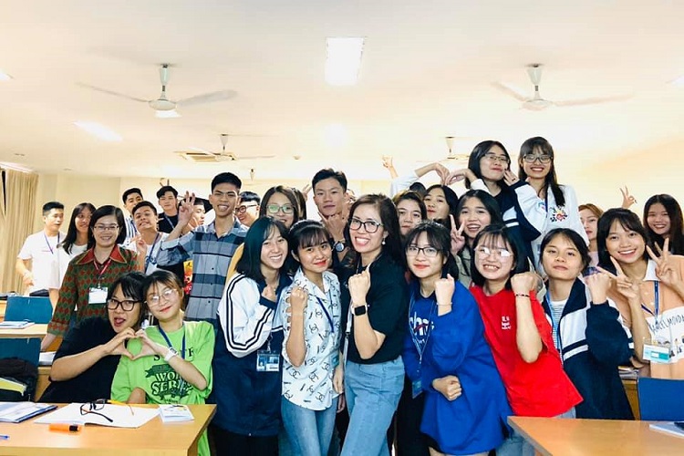 Cựu sinh viên đại học Thăng Long