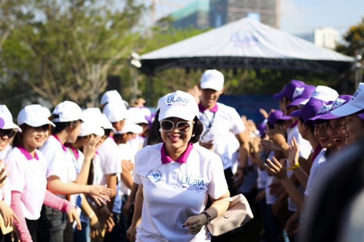 đội ngũ giảng vi&ecirc;n nhiệt huyết, trẻ trung, năng động