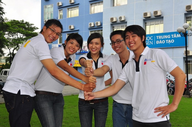 hoạt dộng của sinh vi&ecirc;n đại học hoa sen