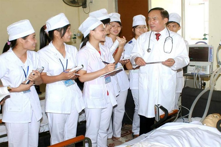 sinh vi&ecirc;n dược cần c&oacute; một tinh thần th&eacute;p
