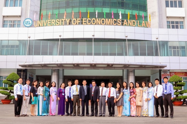 đội ngũ nh&acirc;n sự trường đại học kinh tế luật tp hcm