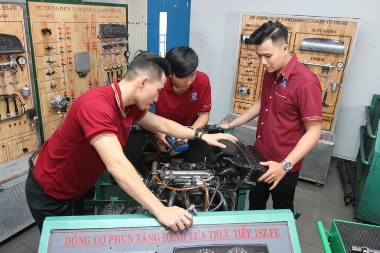 Chương tr&igrave;nh đ&agrave;o tạo ng&agrave;nh Cơ kỹ thuật