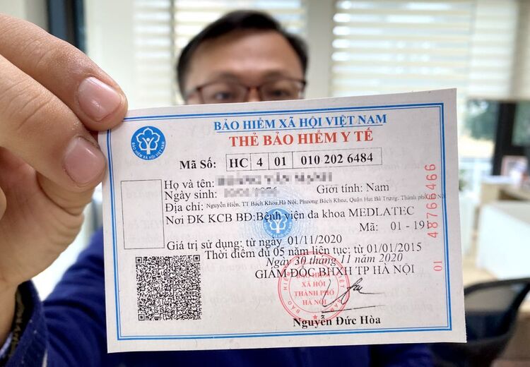 Thẻ bảo hiểm y tế hiện h&agrave;nh sẽ sử dụng thế n&agrave;o? Từ 2021, trường hợp n&agrave;o được hưởng 100% chi ph&iacute; KCB BHYT?