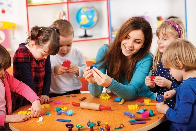 Những kỹ năng v&agrave; t&iacute;nh đặc th&ugrave; của nghề gi&aacute;o vi&ecirc;n mầm non