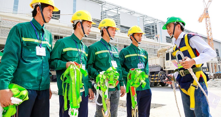 Công nhân xây dựng cần phải làm những công việc gì hiện nay?