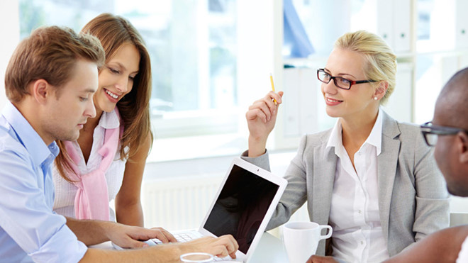 Nh&agrave; tư vấn tuyển dụng