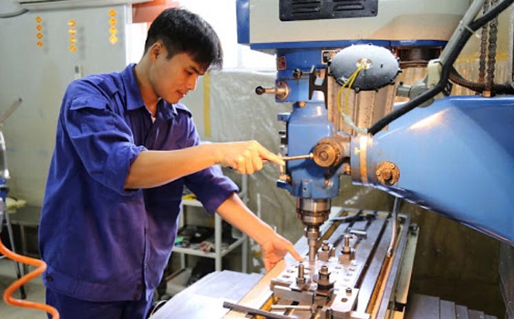 C&ocirc;ng nh&acirc;n phải l&agrave;m g&igrave; trước những tai nạn gia c&ocirc;ng cơ kh&iacute; ?