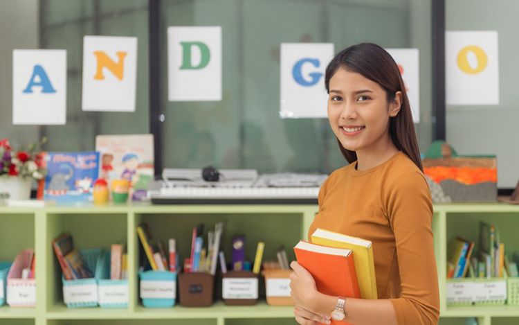 Nghề gi&aacute;o vi&ecirc;n c&oacute; nhiệm vụ v&agrave; vai tr&ograve; g&igrave;?