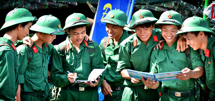 Thăng qu&acirc;n h&agrave;m cho sỹ quan tại ngũ