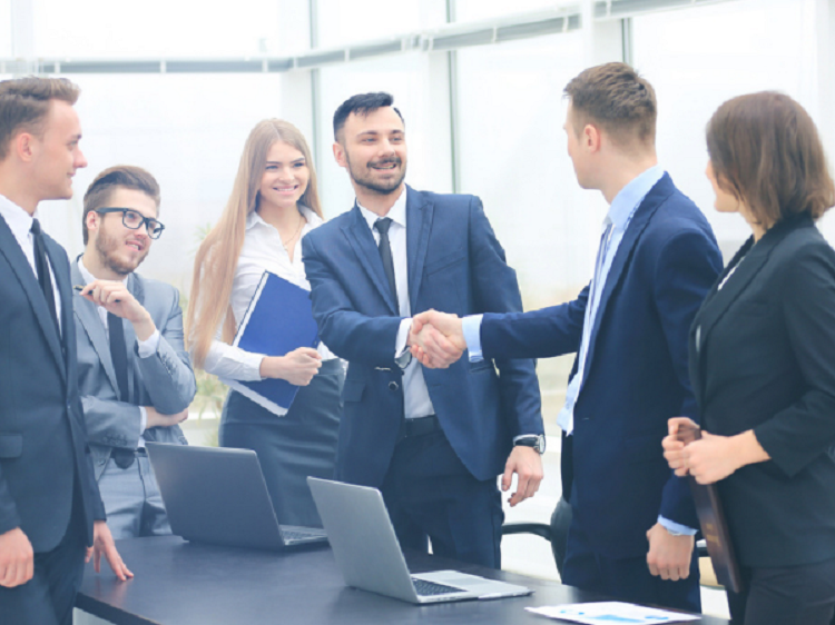 Quản l&yacute; điều h&agrave;nh hoạt động xuất nhập khẩu