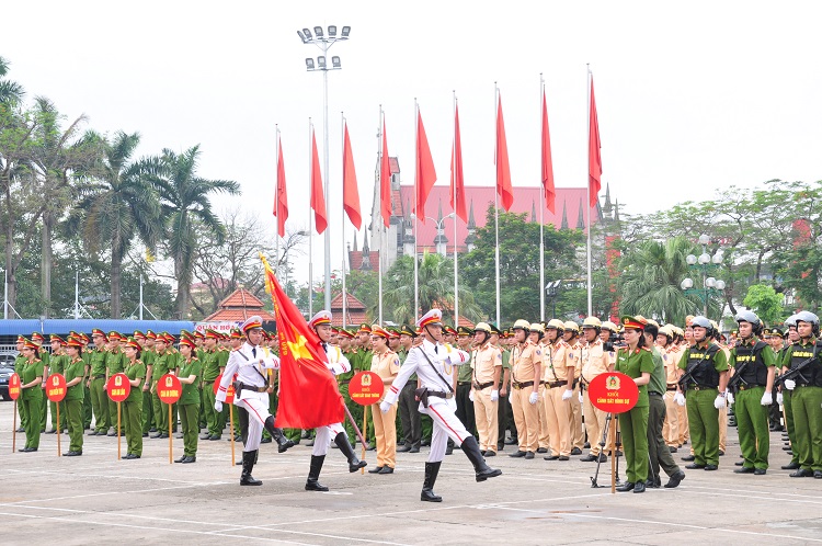 Ki&ecirc;n định