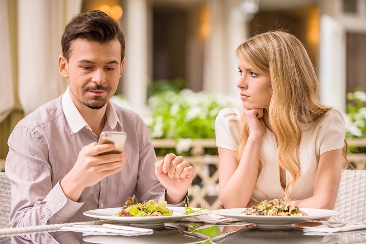 Bật m&iacute; cho bạn kỹ năng giao tiếp bằng mắt gi&uacute;p cuộc đối thoại trở n&ecirc;n hiệu quả&nbsp;