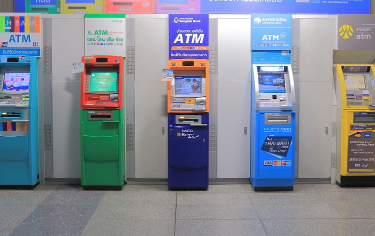 Kh&ocirc;ng cần đầu tư nhiều v&agrave;o c&acirc;y ATM hay trụ Pos