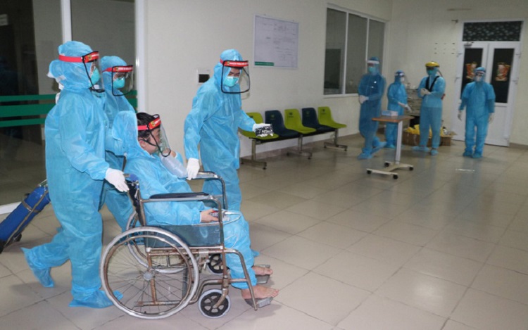 Giữa cuộc chiến với Covid-19, những b&aacute;c sĩ chống dịch mang sứ mệnh d&acirc;n tộc&nbsp;