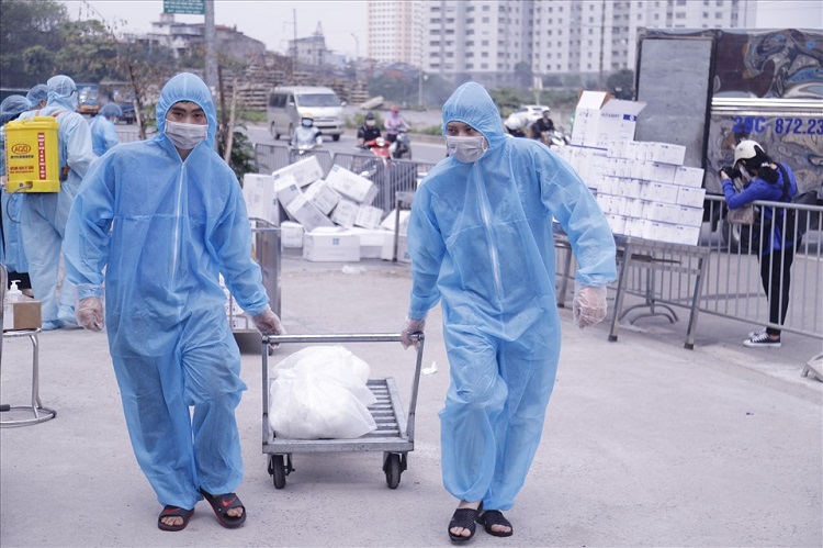 Giữa cuộc chiến với Covid-19, những b&aacute;c sĩ chống dịch mang sứ mệnh d&acirc;n tộc&nbsp;