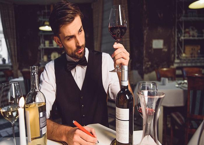 Sommelier l&agrave; g&igrave;?