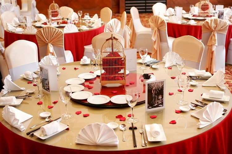 Banquet l&agrave; g&igrave;?