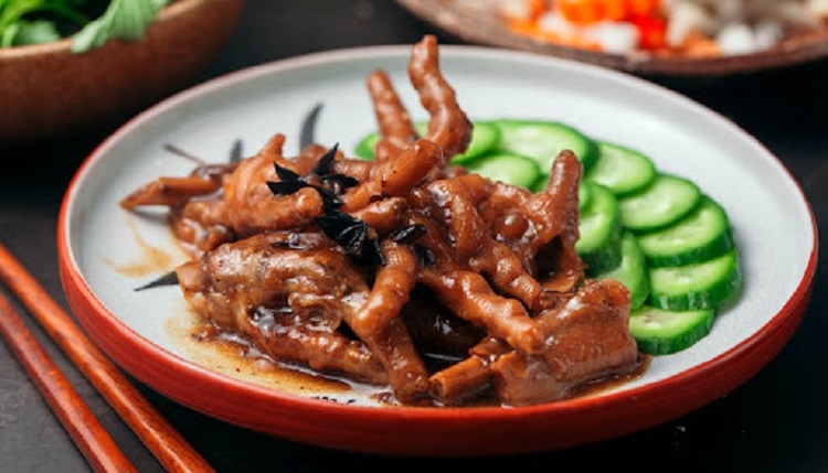 Chân gà nấu tương đen