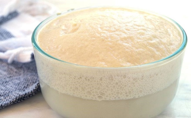 Để bột lên men và tự nở
