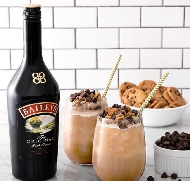 Gi&aacute; rượu bailey hiện nay?