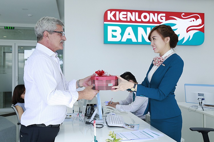 Nh&acirc;n vi&ecirc;n thanh to&aacute;n quốc tế