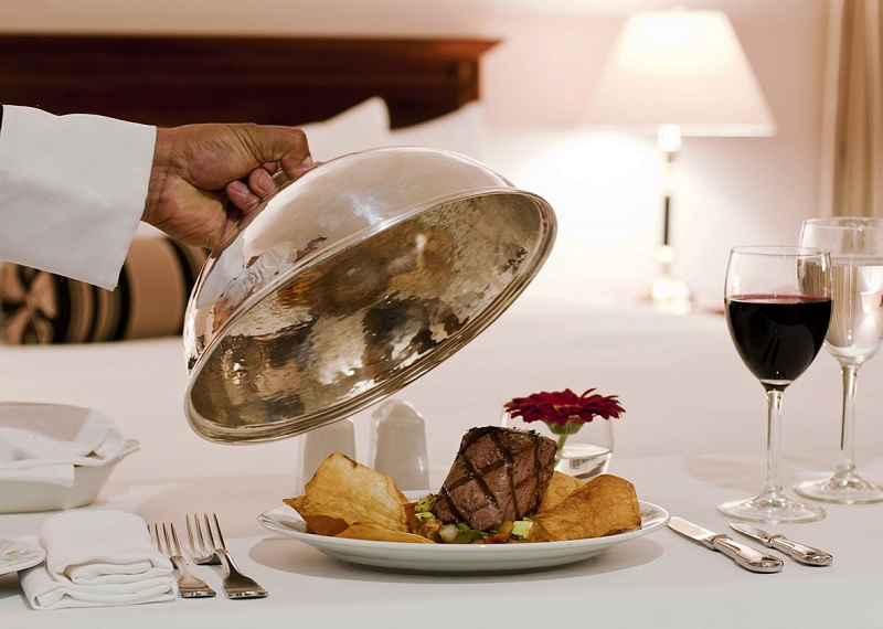 Room Service l&agrave; g&igrave;?