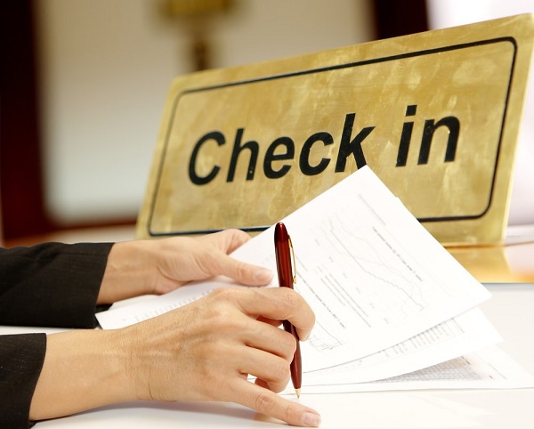 Check in là gì? Giải thích từ A-Z các thuật ngữ liên quan đến Check in