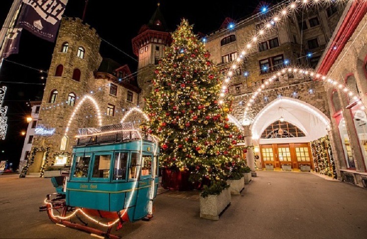 L&yacute; do c&aacute;c KS - NH n&ecirc;n trang tr&iacute; một c&acirc;y th&ocirc;ng Noel mỗi m&ugrave;a Gi&aacute;ng sinh?
